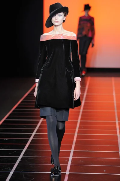 Look 18